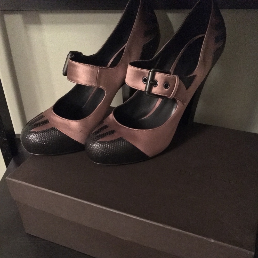 Pristine Bottega Veneta Mary Jane Pumps - Size 38